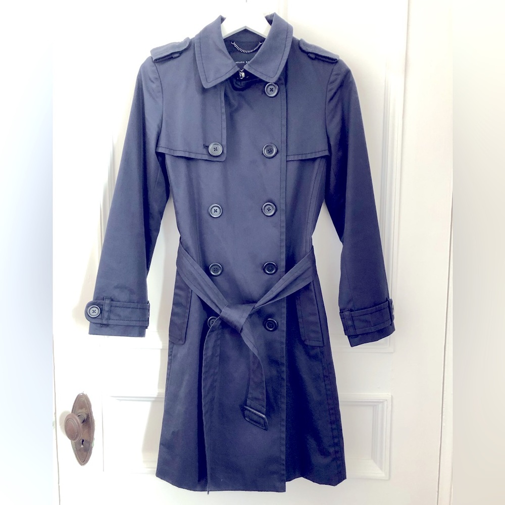 Banana Republic trench coat in navy color size xs